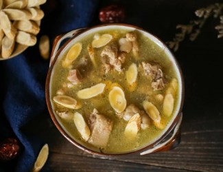 補(bǔ)氣健脾，你想要的這碗湯給你——三七黃芪燉母雞