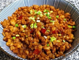 如果冰箱里只有一樣?xùn)|西，只能是它——萬(wàn)能的三七肉臊子